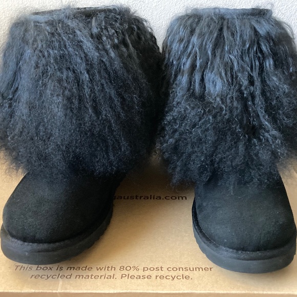 UGG CLASSIC SHORT MONGOLIAN CUFF FUR SHEEPSKIN BOOTS BLACK SIZE 8 - Picture 11 of 16